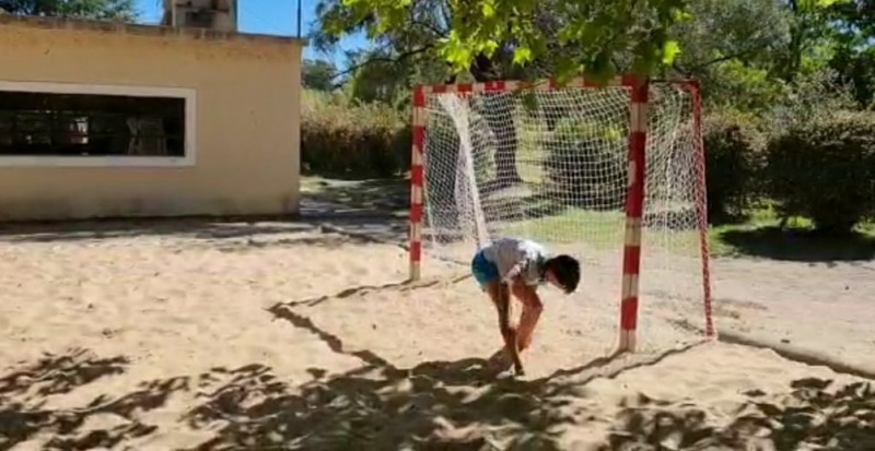 Estudiantes inaugur� su cancha de beach handball
